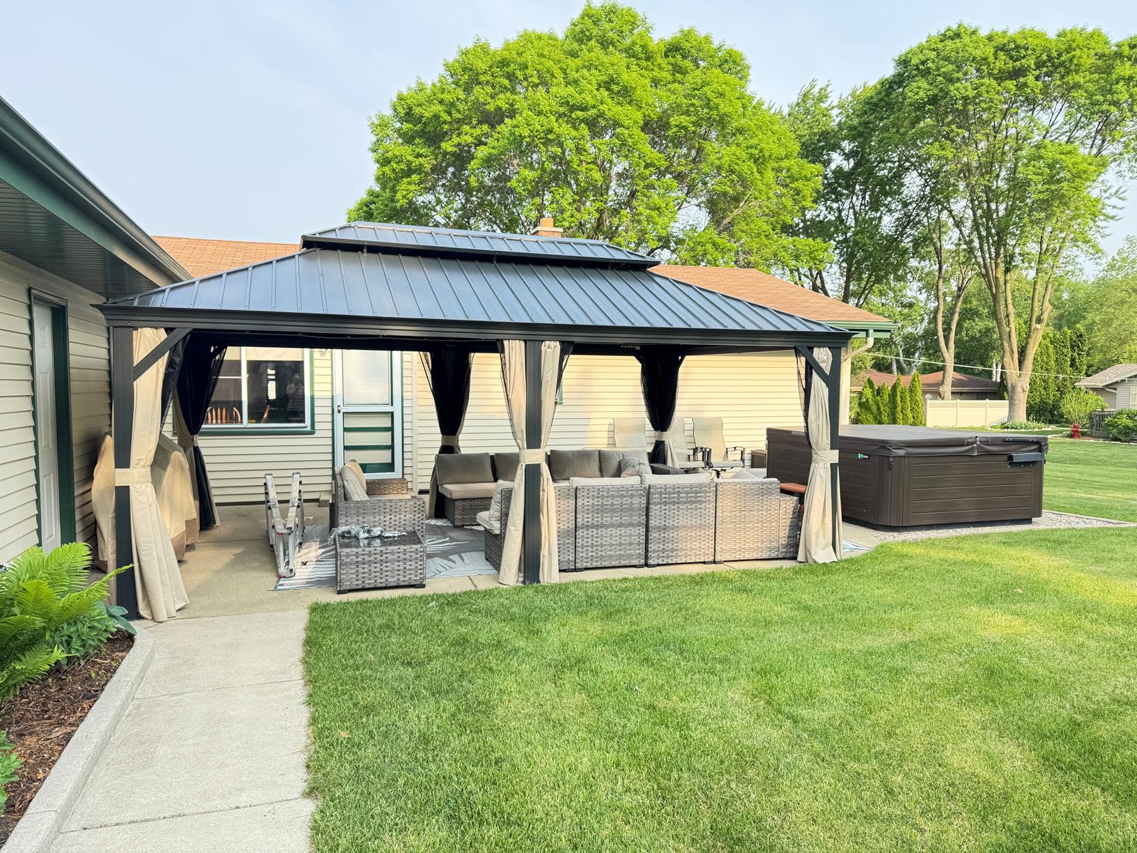 Pergola autoportée gris anthracite
